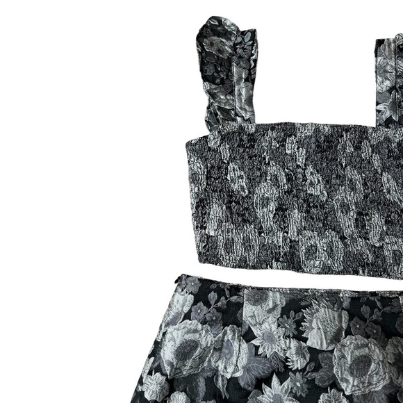 Kourt Tela Black Silver Floral Matching Set Skirt and Crop Top Size Small - Picture 4 of 16